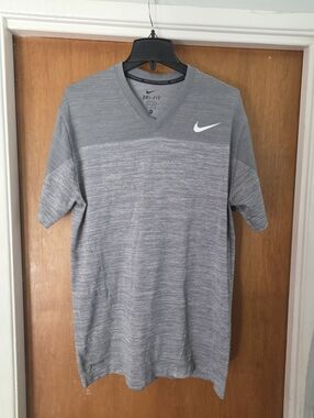 Nike Dri-FIT Knit V- Neck Men's Training XL Gray Shirt Men's
